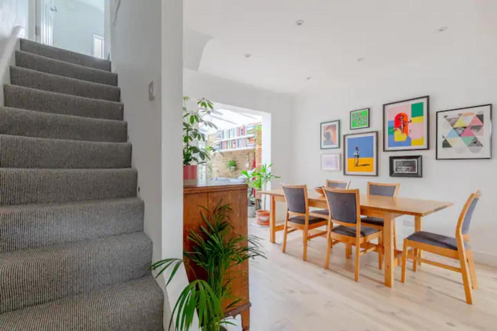 Beautifully Designed 2bd House - By Queen's Park! Ferienhaus